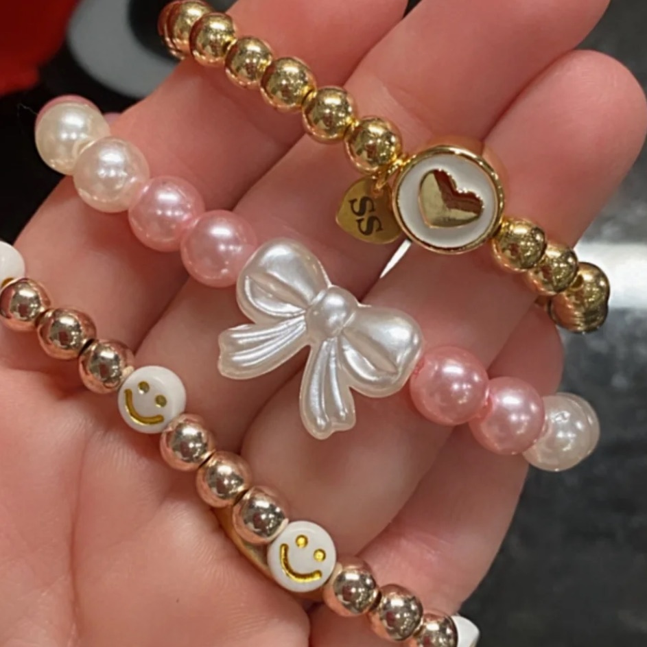 Wear The Bow Beaded Bracelet 28$
